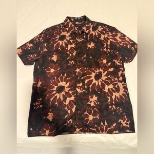 Men’s floral Button down size large